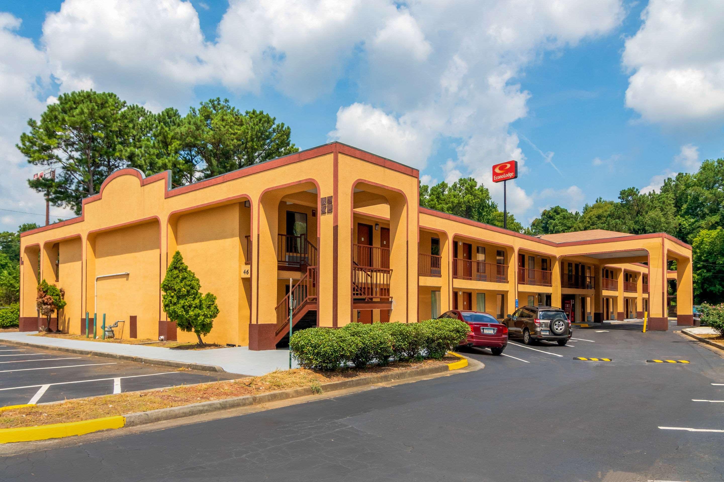 Econo Lodge Decatur Bagian luar foto